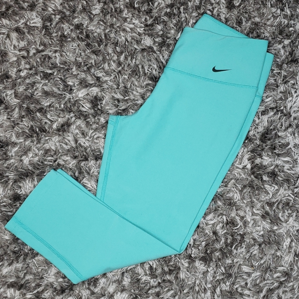 2/$15 Nike capri active leggings
